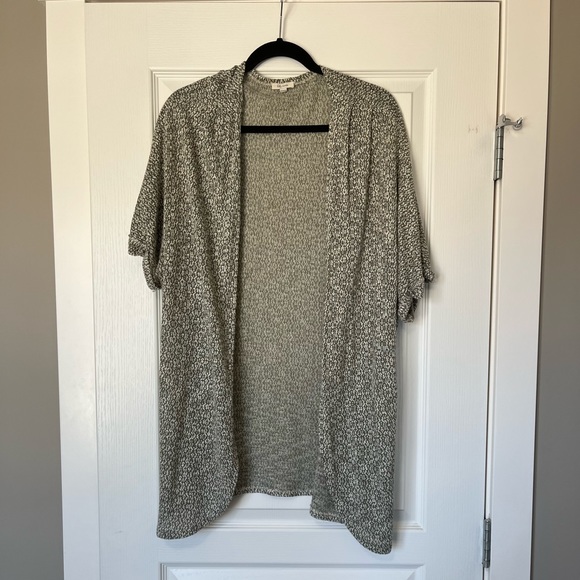 Lily Loves Green Short Sleeve Cardigan Size XL - Picture 6 of 6